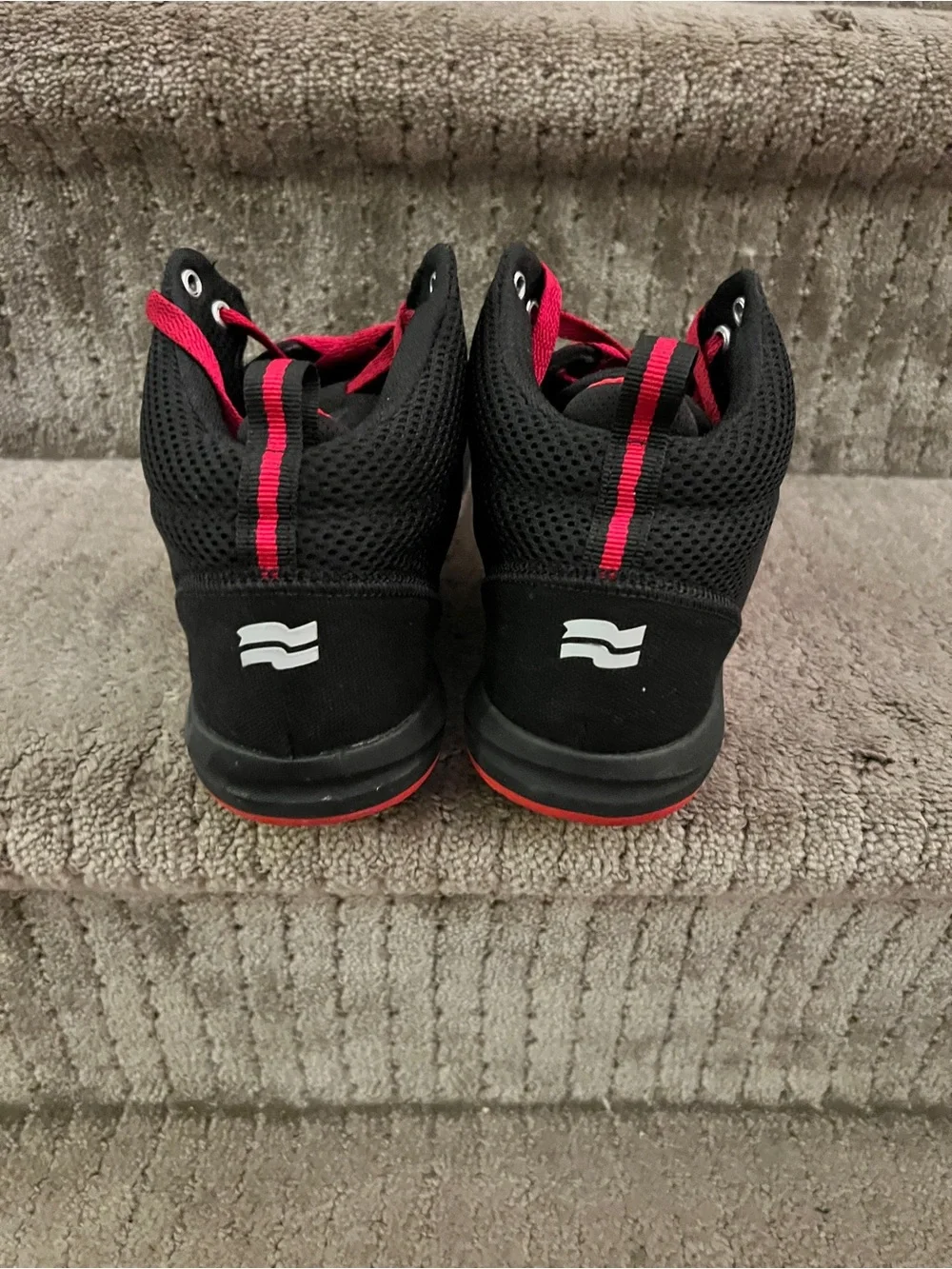 EUC Strike Mvmnt (Strike Movement) Chill Pill Mid in Phantom/Red. M 9 W 10.5